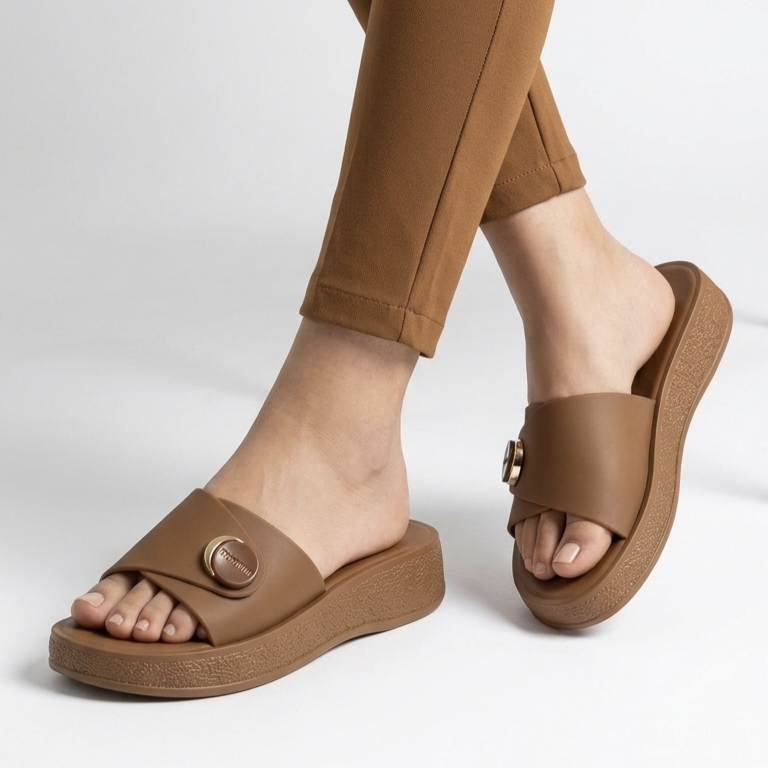 women fashion salippers
