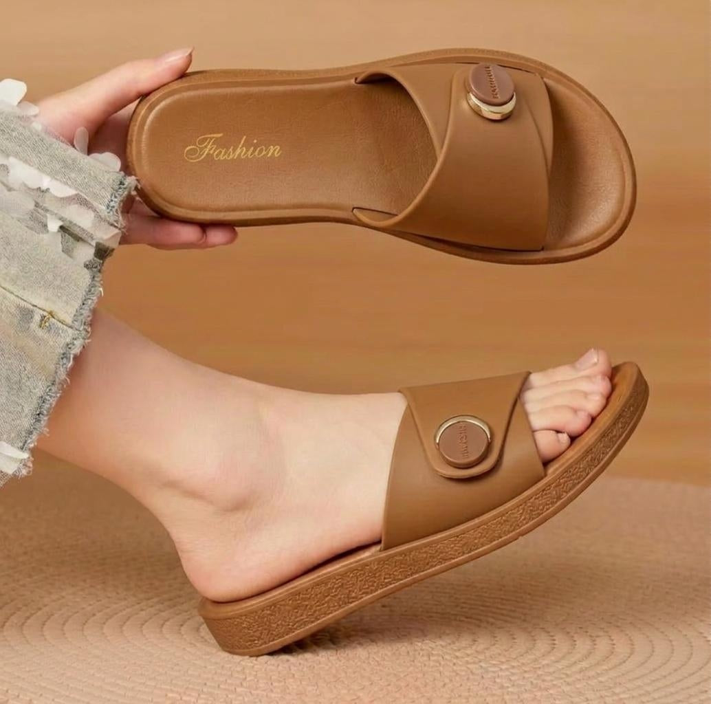 women fashion salippers