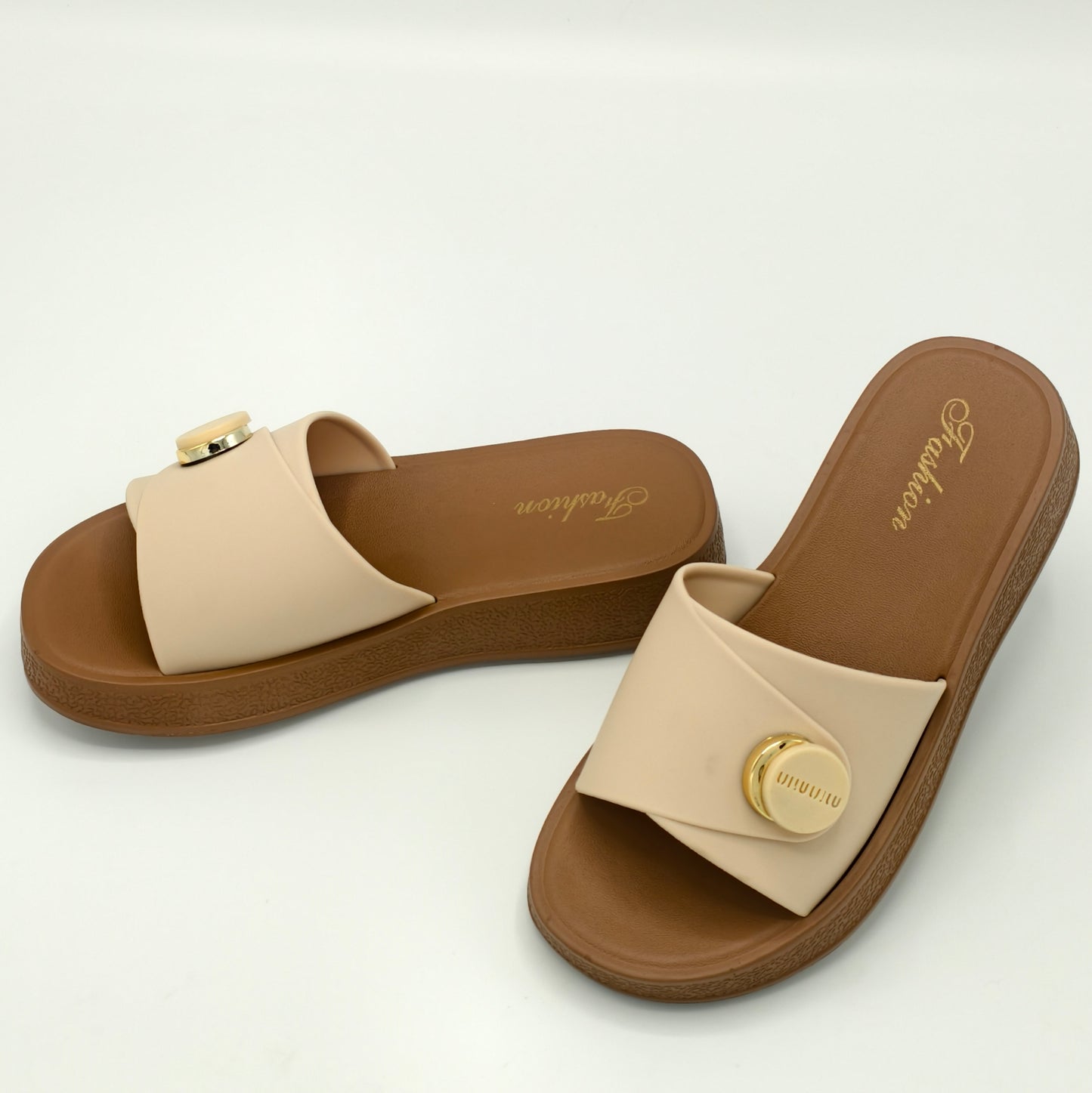 women fashion salippers