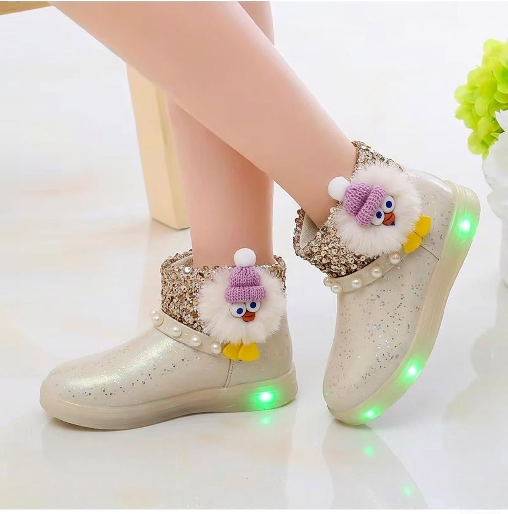 double eyes cap shoe