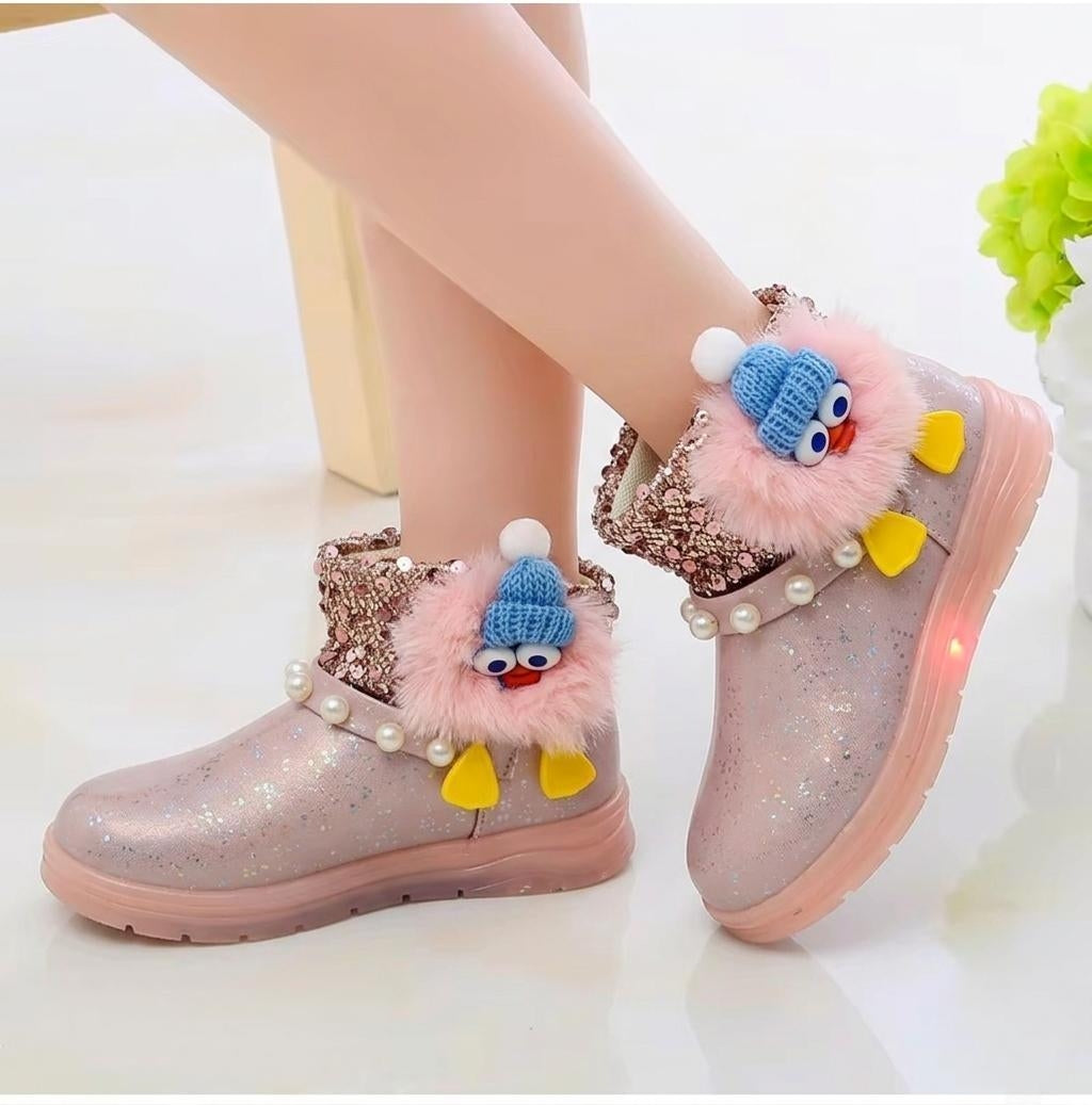 double eyes cap shoe