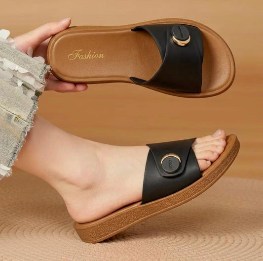 women fashion salippers